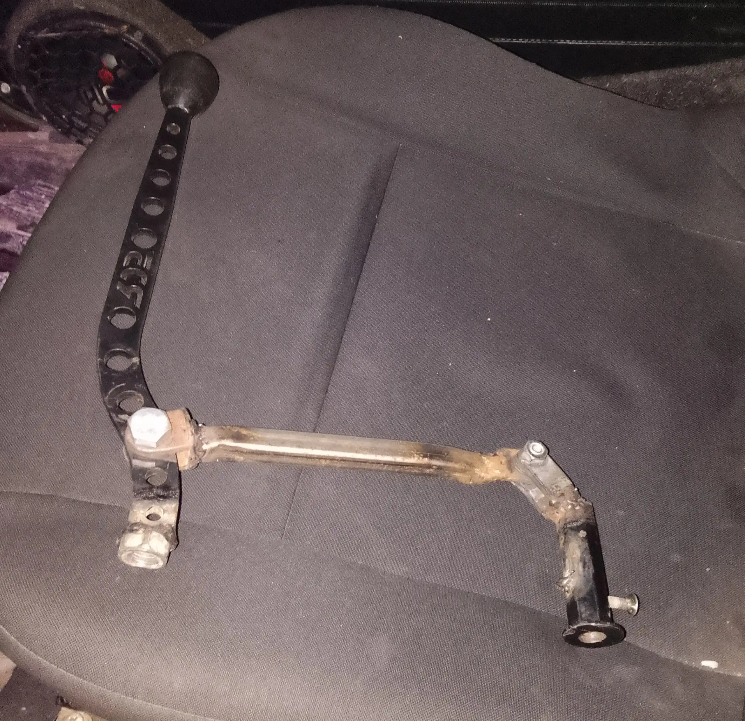 Продам перенос кулисы и старую альтернативную деталь для ВАЗ 2109 - Автозапчасти для ВАЗ (Запчасти) в Новосибирск