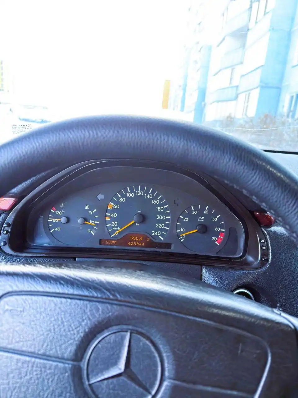 Продажа легендарного седана W210 1998 года - Легковые автомобили (Авто) в Новосибирск