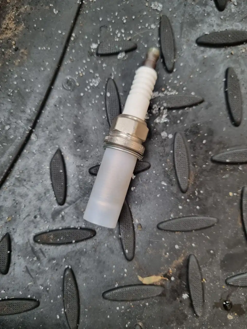 Продам свечи - Аксессуары (Авто) в Новосибирск