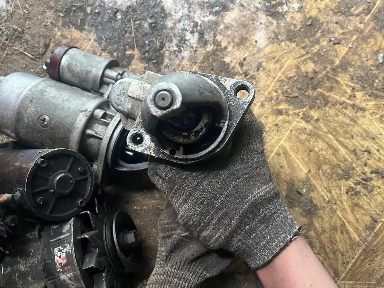 Продажа автозапчастей: накладки, крыльчатка, стартеры, генераторы, бак - Автозапчасти (Запчасти) в Новосибирск