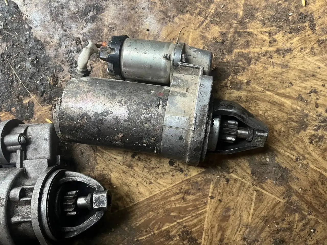 Продажа автозапчастей: накладки, крыльчатка, стартеры, генераторы, бак - Автозапчасти (Запчасти) в Новосибирск