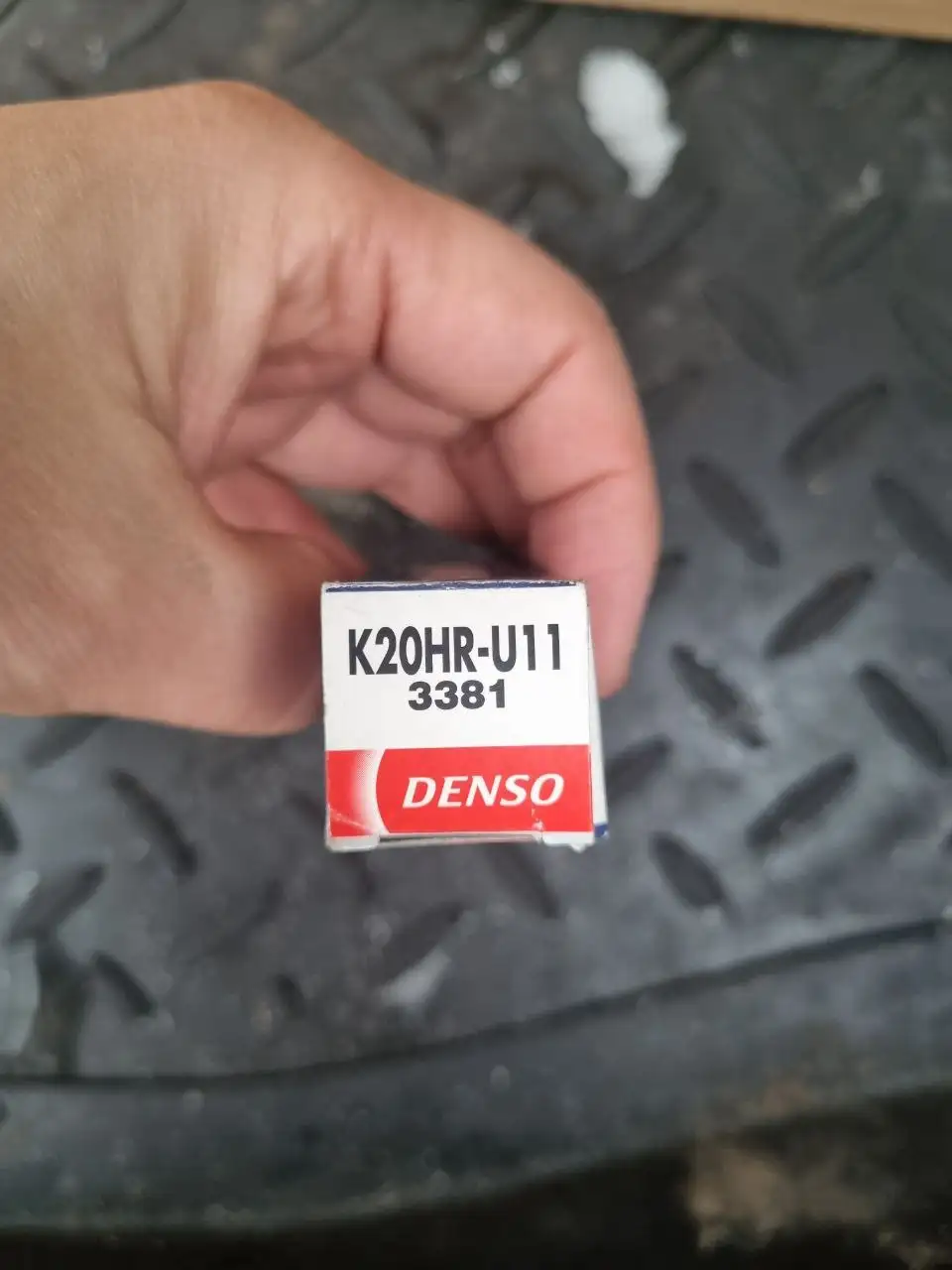 Продажа новых свечей Denso K20HR-U11 - Запчасти (Авто) в Новосибирск