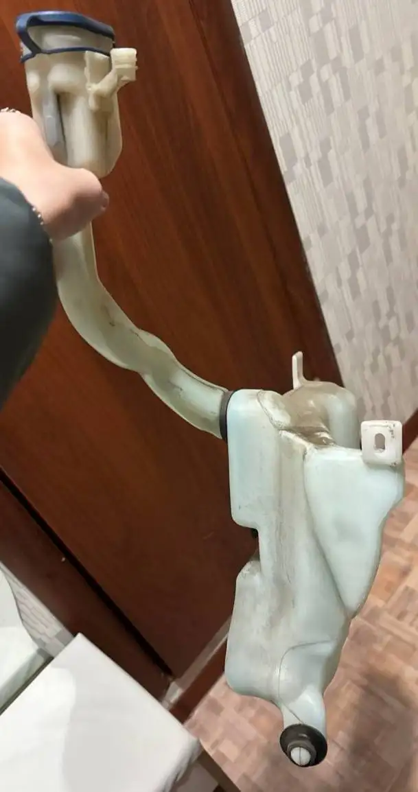 Продам бочок омывателя с подогревом на Mercedes Benz w203 - Автозапчасти (Запчасти) в Новосибирск