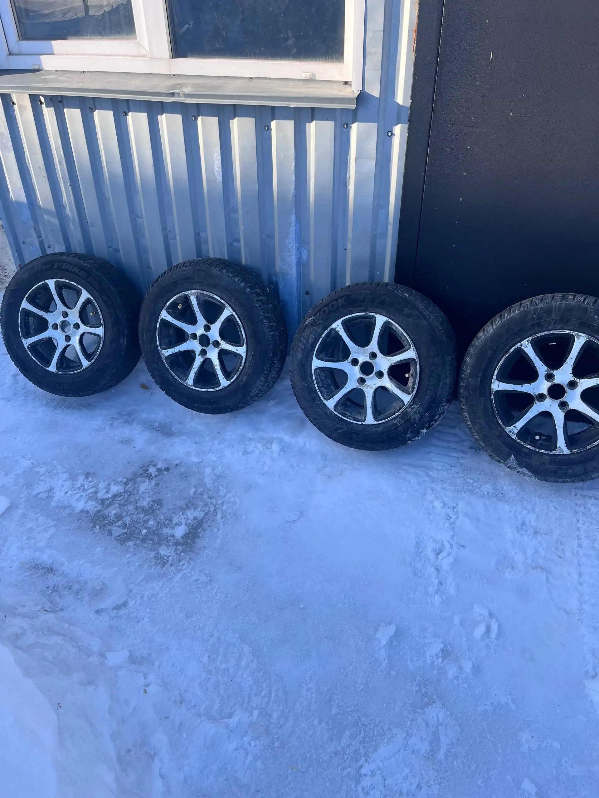 Продажа диска 14 литья под выпрямление - Запчасти (Авто) в Новосибирск