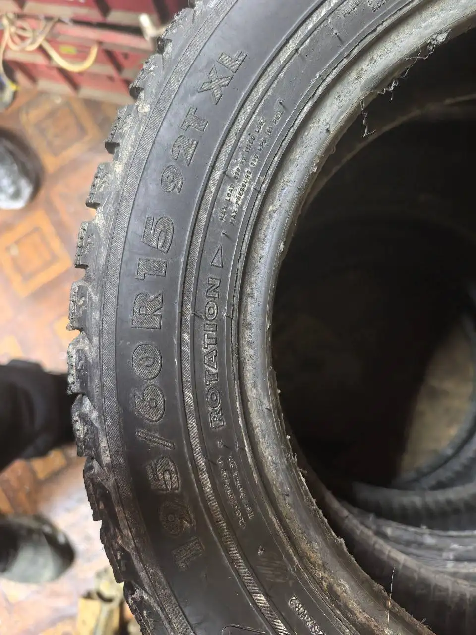 Продам резину 195/60 R15 - Шины и диски (Авто) в Новосибирск