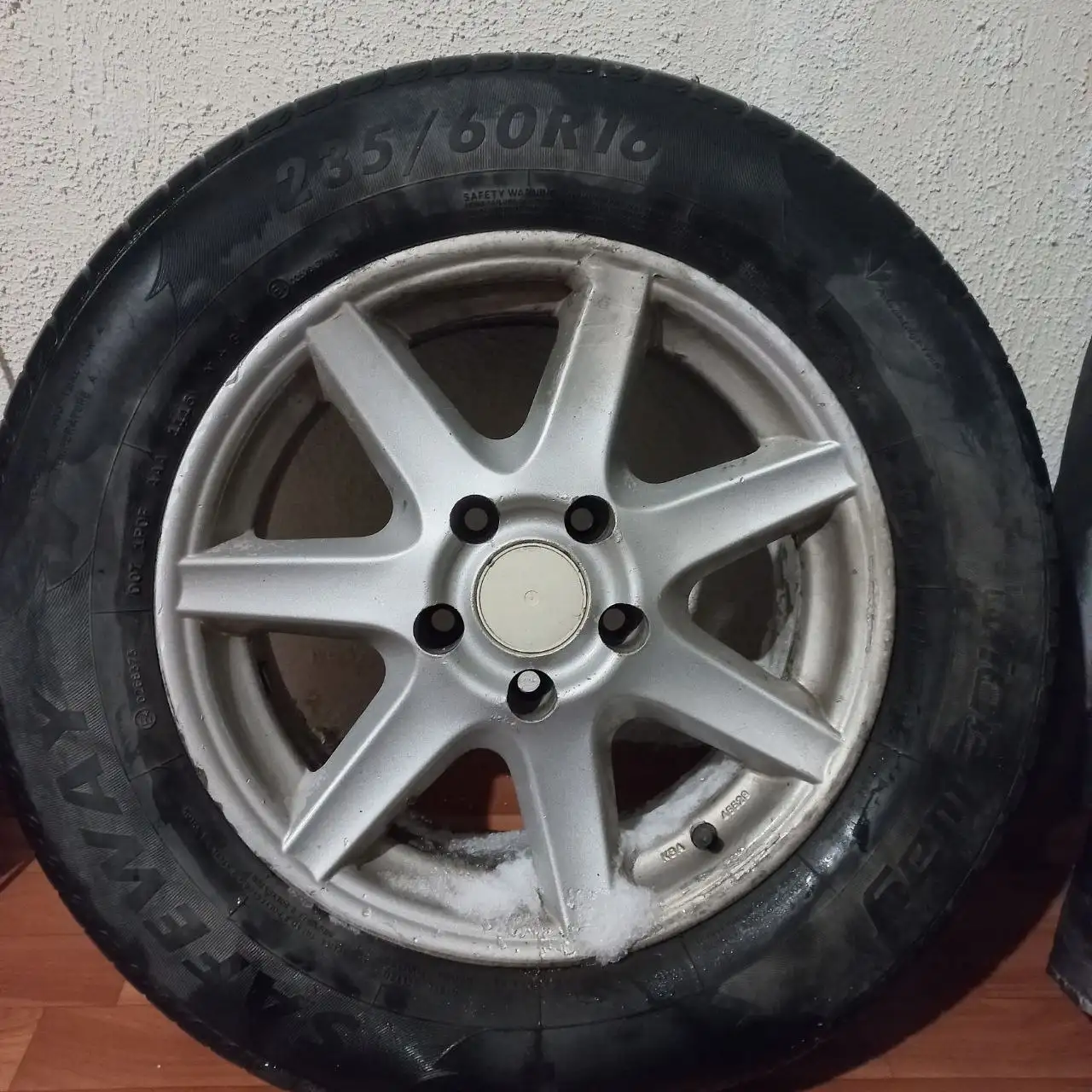 Продажа дисков на летней резине 235/60 R16 - Шины и диски (Авто) в Новосибирск