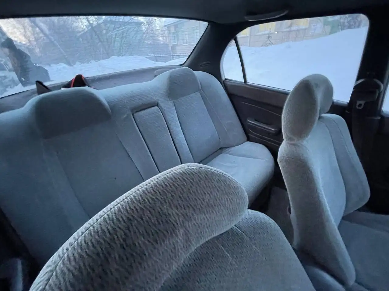 Продам Toyota Corolla с зимней резиной и полным комплектом документов - Легковые автомобили (Авто) в Новосибирск