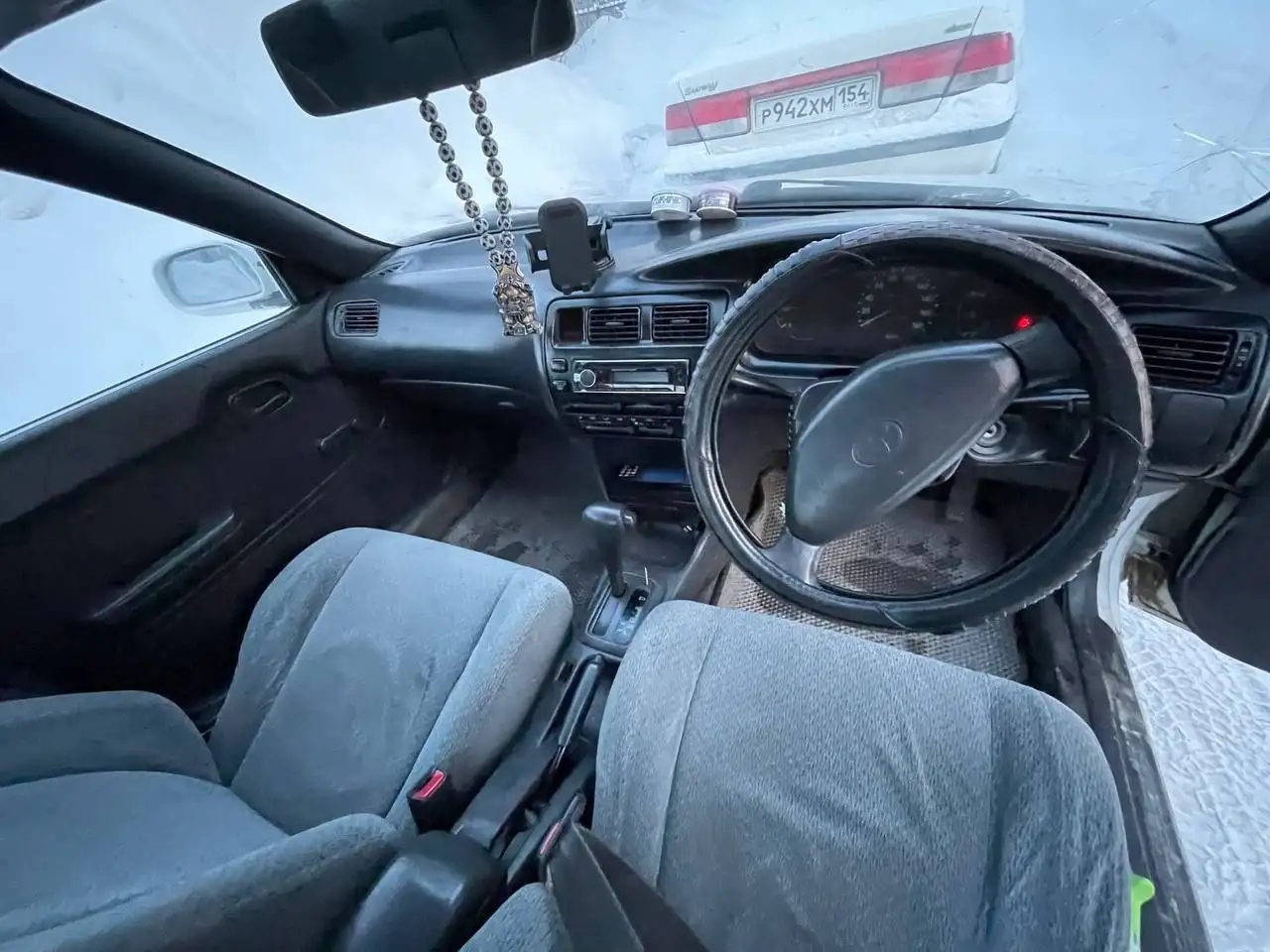 Продам Toyota Corolla с зимней резиной и полным комплектом документов - Легковые автомобили (Авто) в Новосибирск