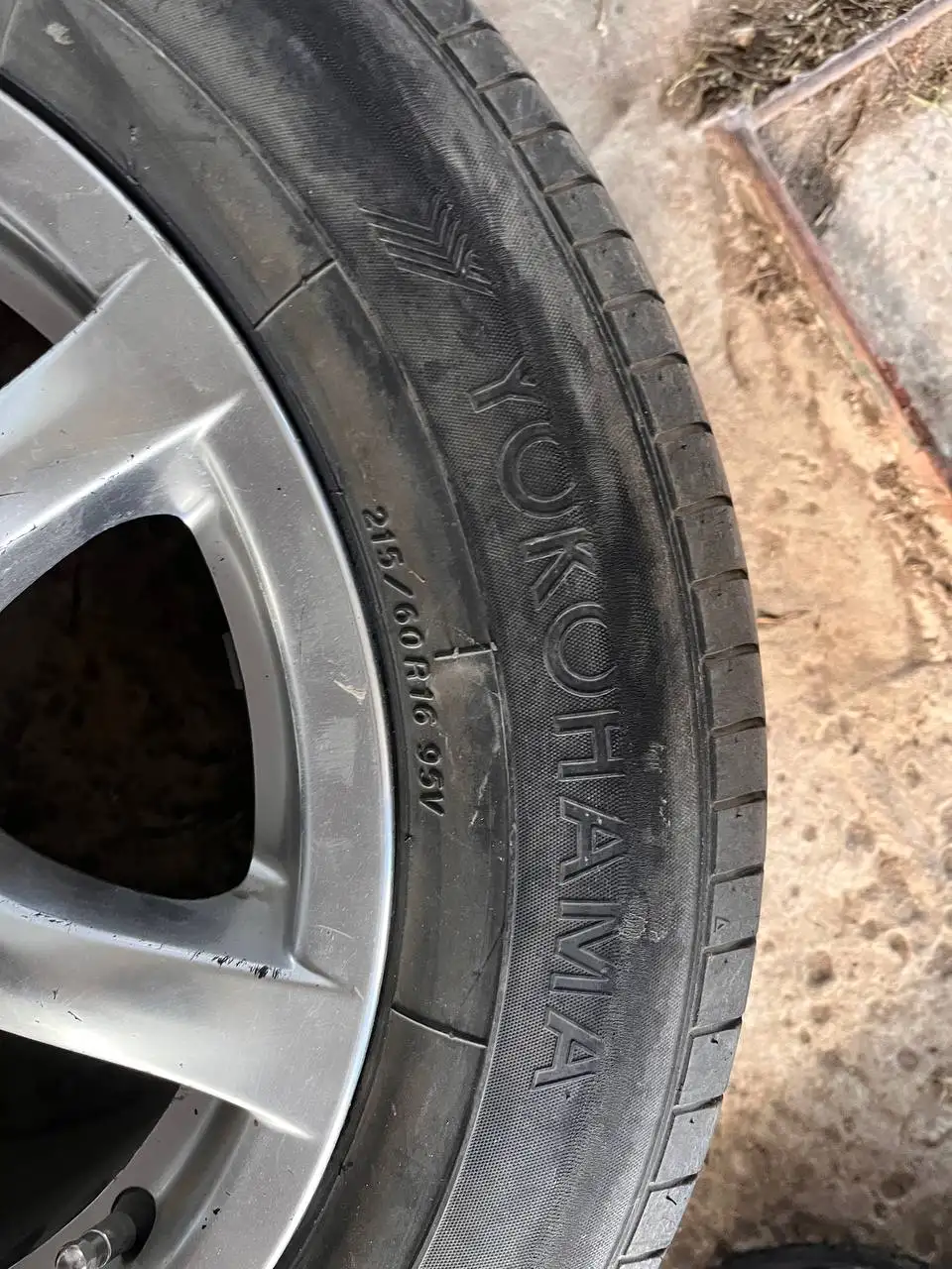 Продам летнюю резину на дисках R16 - Авто в Новосибирск