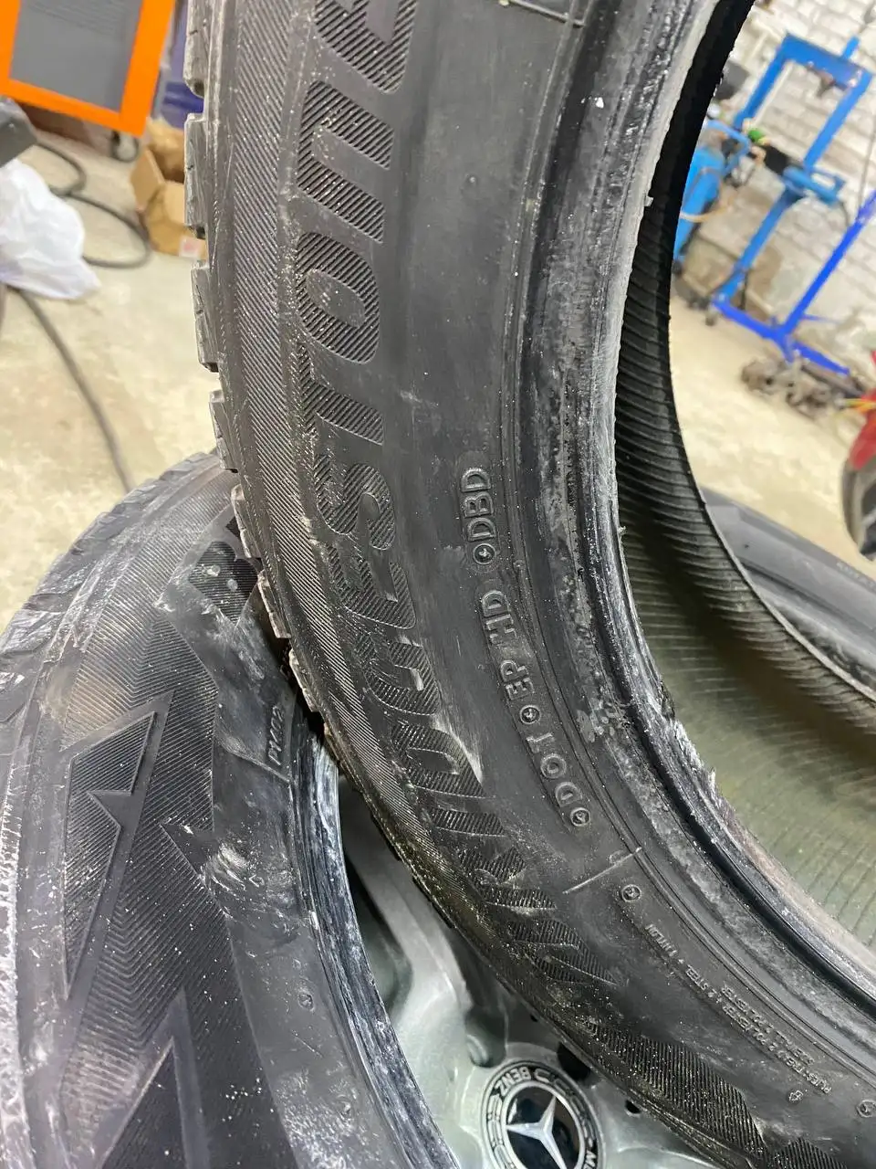 Продажа шин Bridgestone Blizzak DM-V2 225/60 R18 - Шины и диски (Запчасти) в Новосибирск