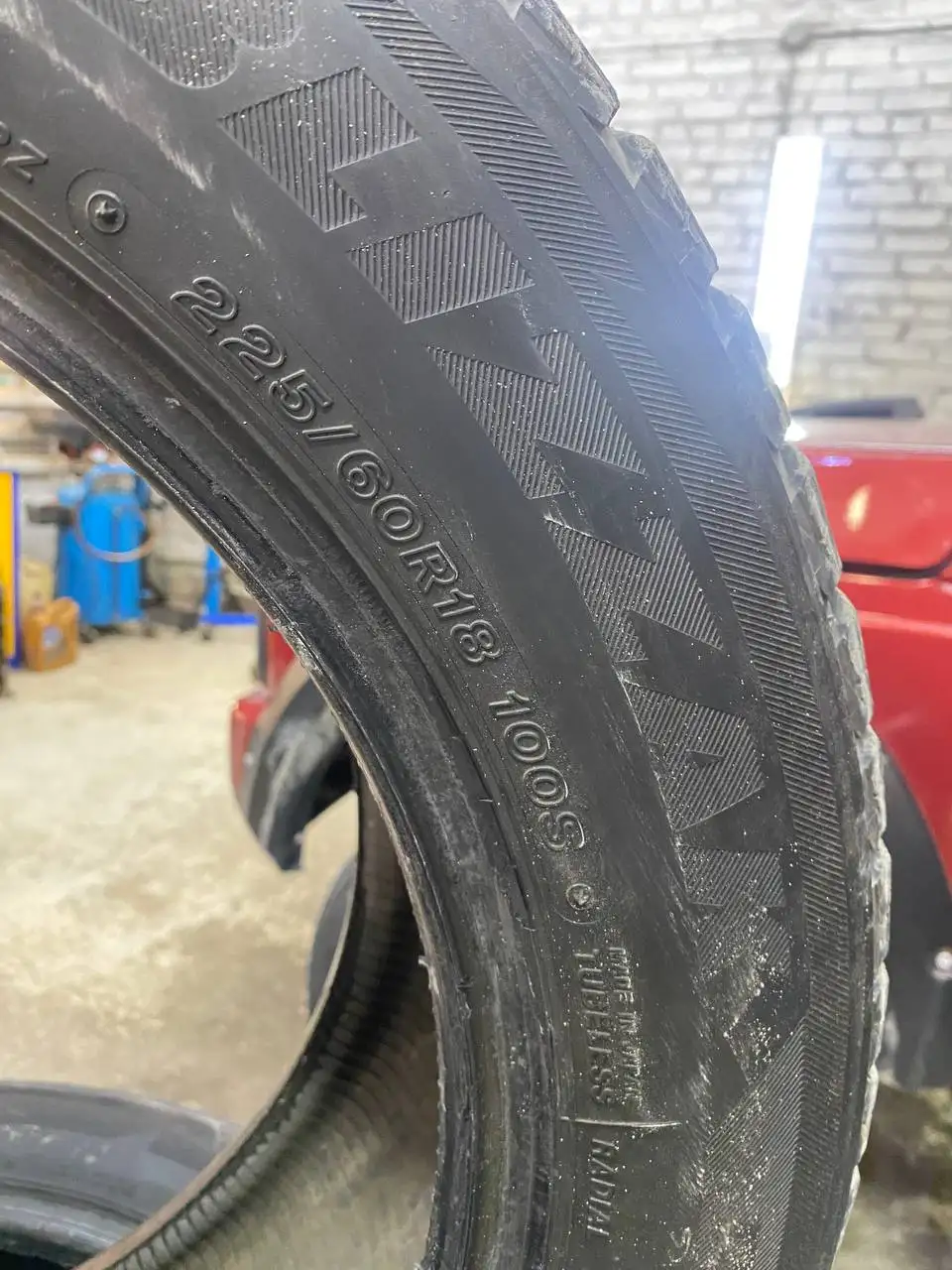 Продажа шин Bridgestone Blizzak DM-V2 225/60 R18 - Шины и диски (Запчасти) в Новосибирск