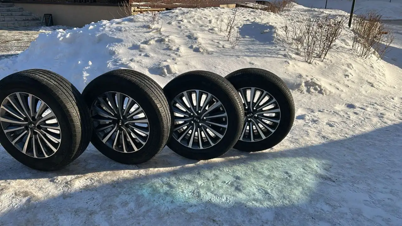 Продам 18 диски Всесезонки - Шины и диски (Авто) в Новосибирск