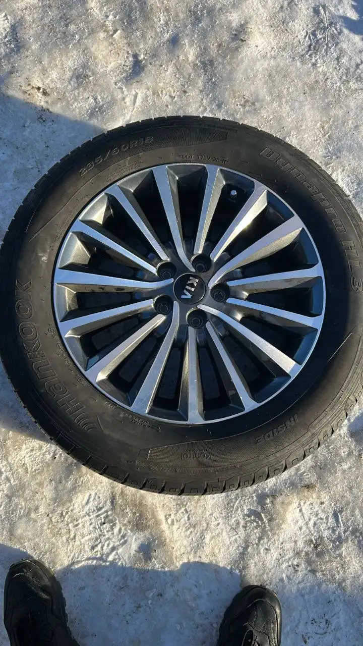 18 колес от Kia Carnival - Колеса, диски, шины (Запчасти) в Новосибирск