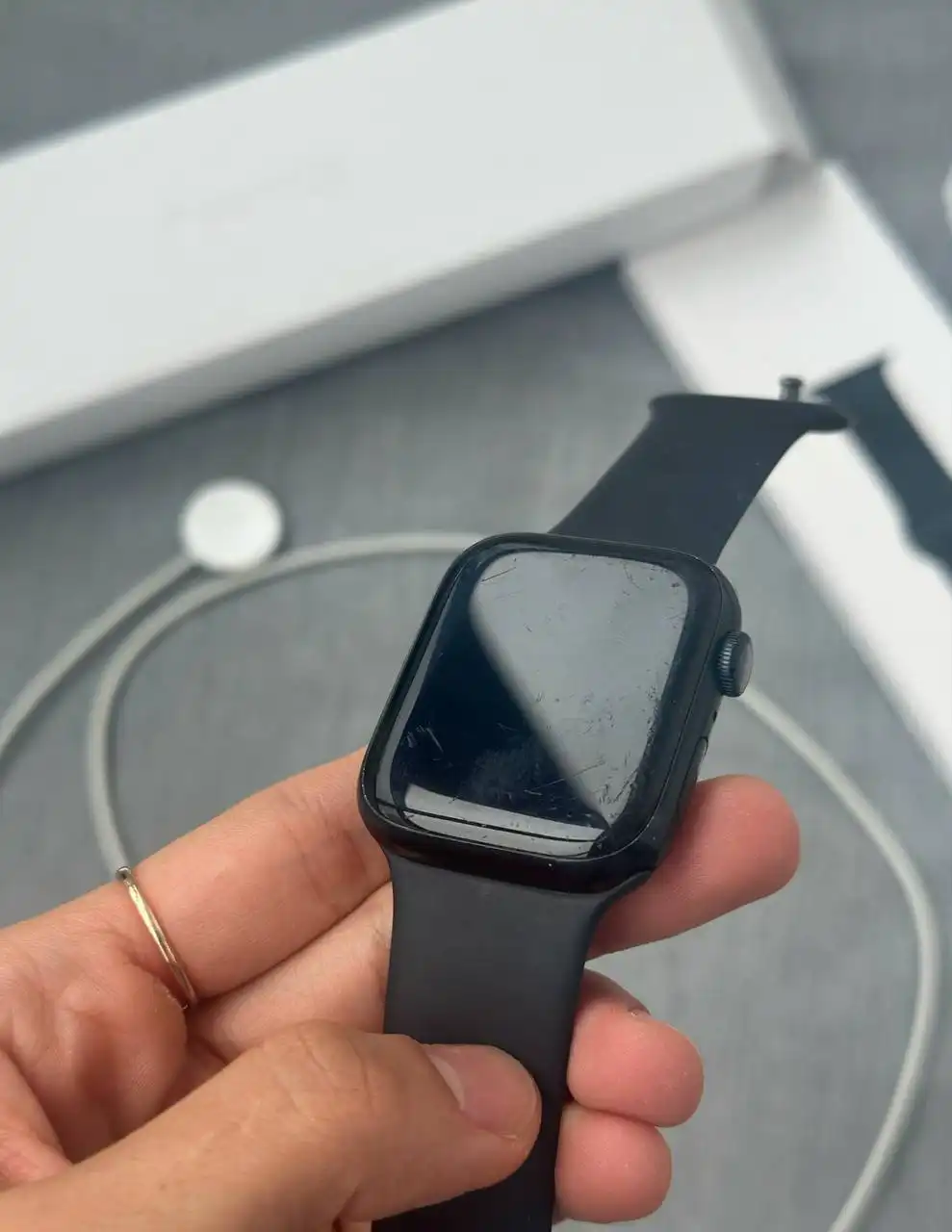 Apple Watch 8 с дополнительными ремнями