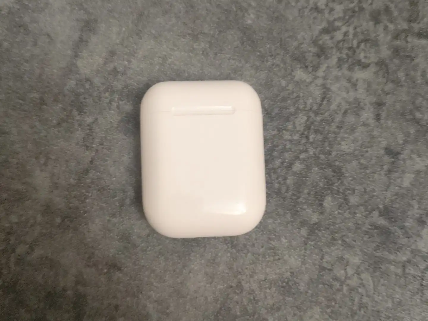 Контроллер PS4 и пародия на AirPods