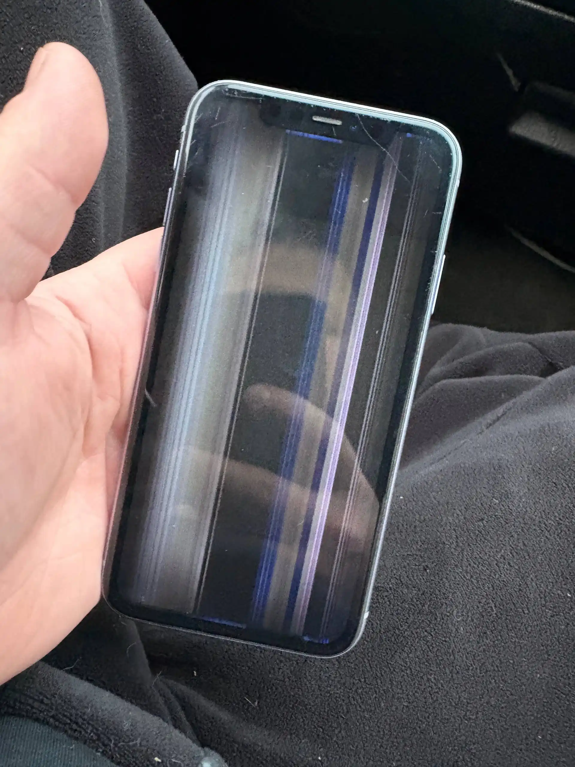 iPhone 11 128GB с незначительными дефектами