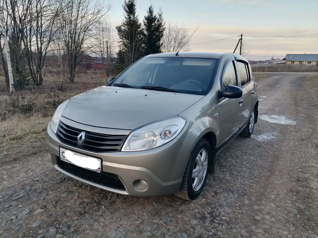 Продам автомобиль 2012 года