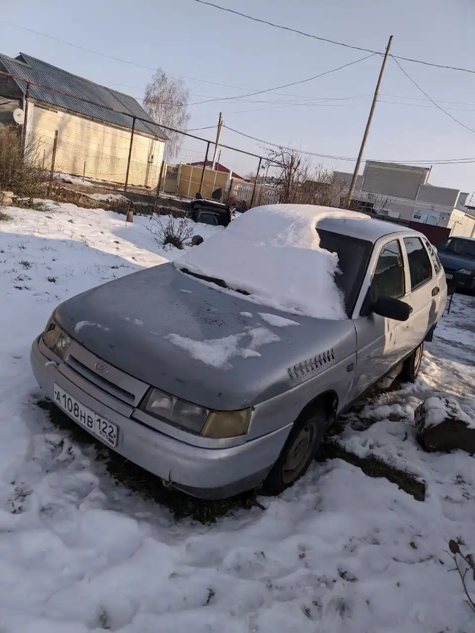 Два автомобиля под ремонт или на запчасти