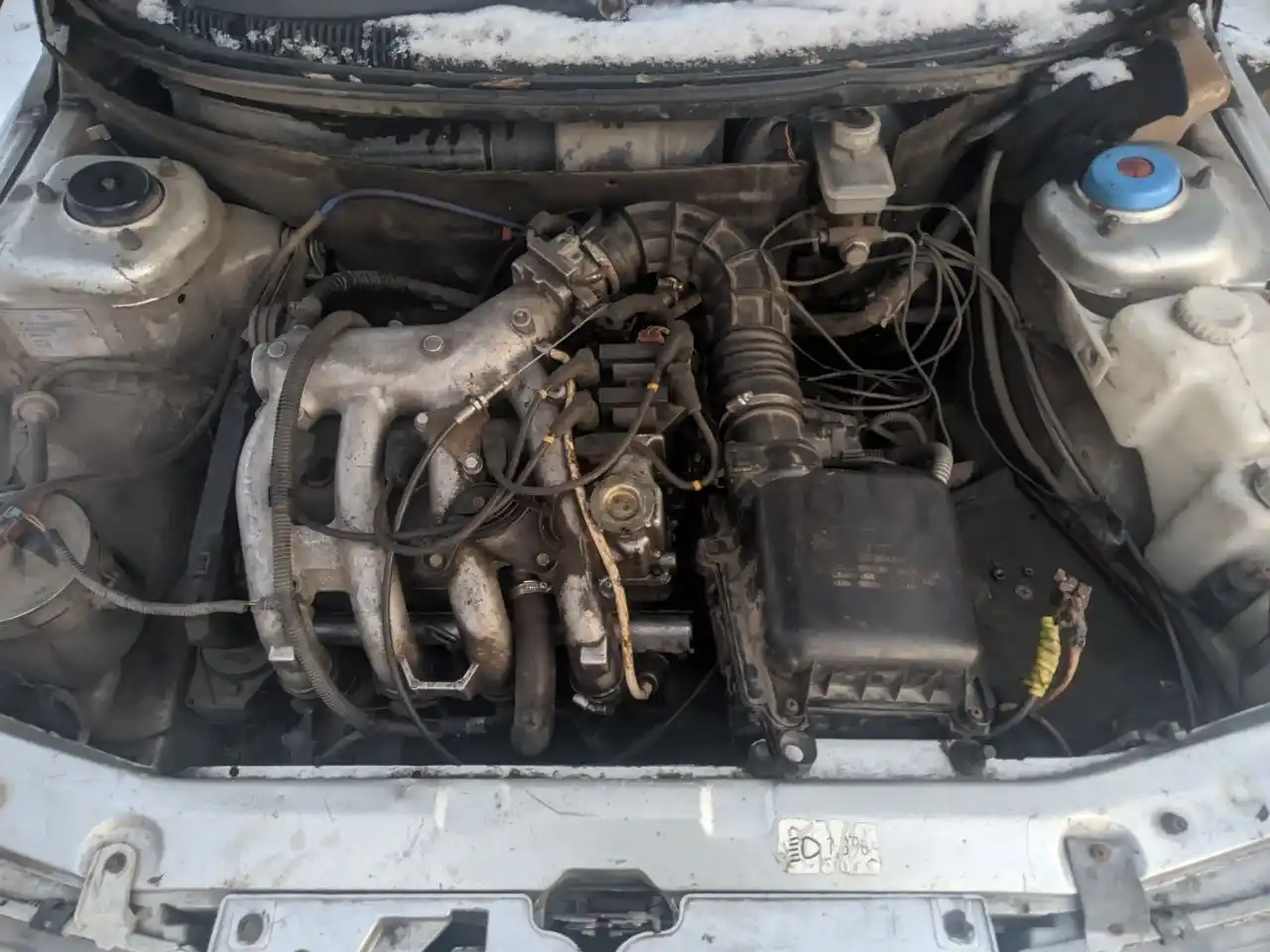 Два автомобиля под ремонт или на запчасти