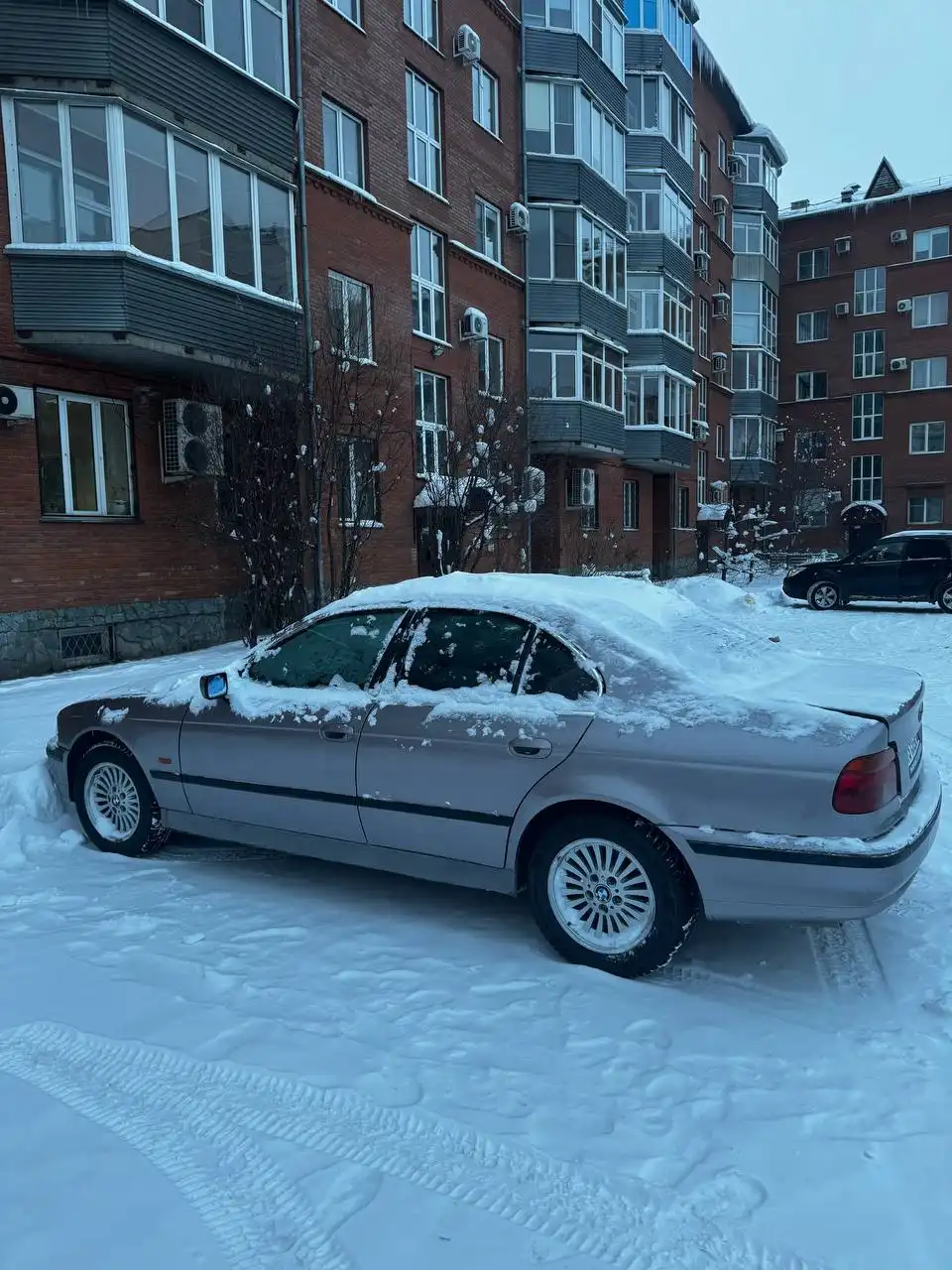 BMW E39 2000 года в отличном состоянии