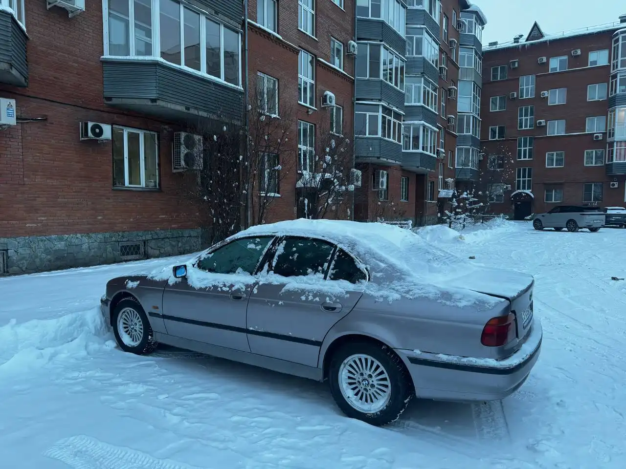 BMW E39 2000 года в отличном состоянии