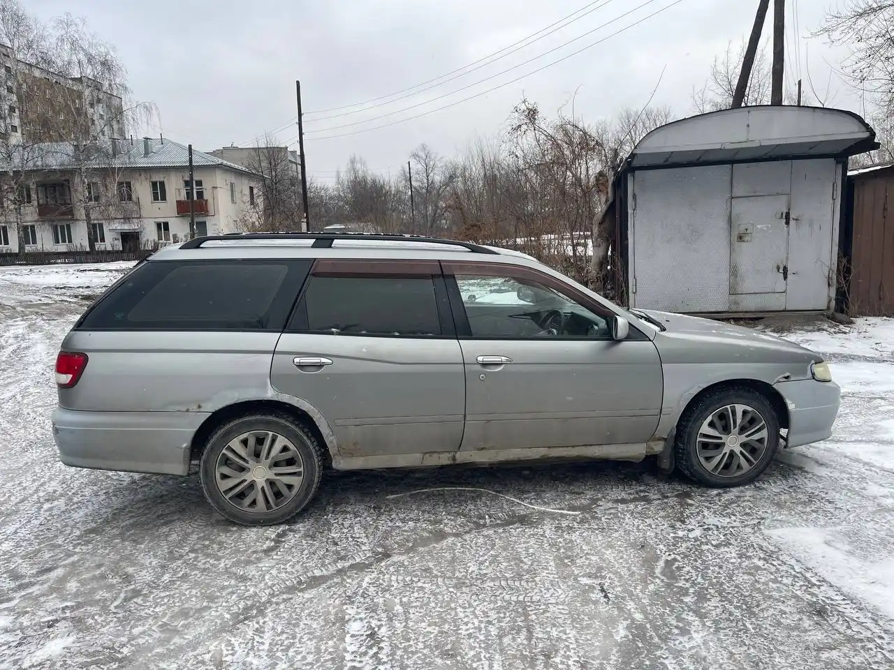 Продажа Nissan Avenir 1998 года