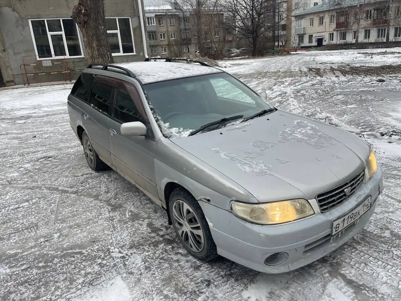 Продажа Nissan Avenir 1998 года