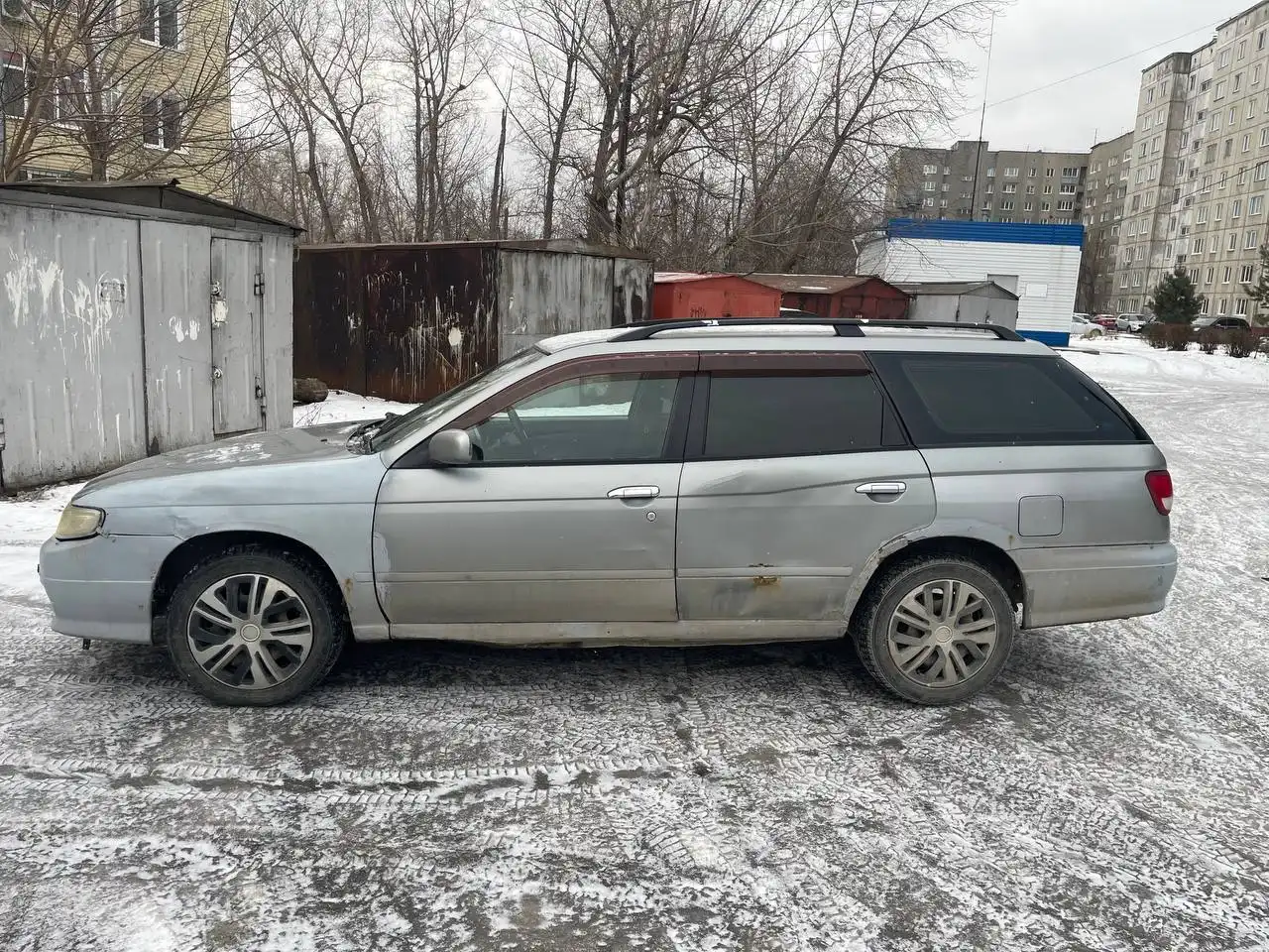 Продажа Nissan Avenir 1998 года