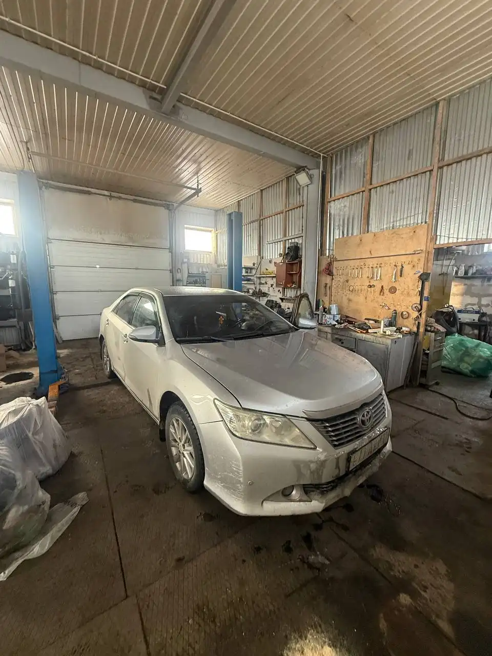 Теплый гараж с подъемником и инструментом в С.Березовке - Аренда гаражей (Услуги) в Барнаул