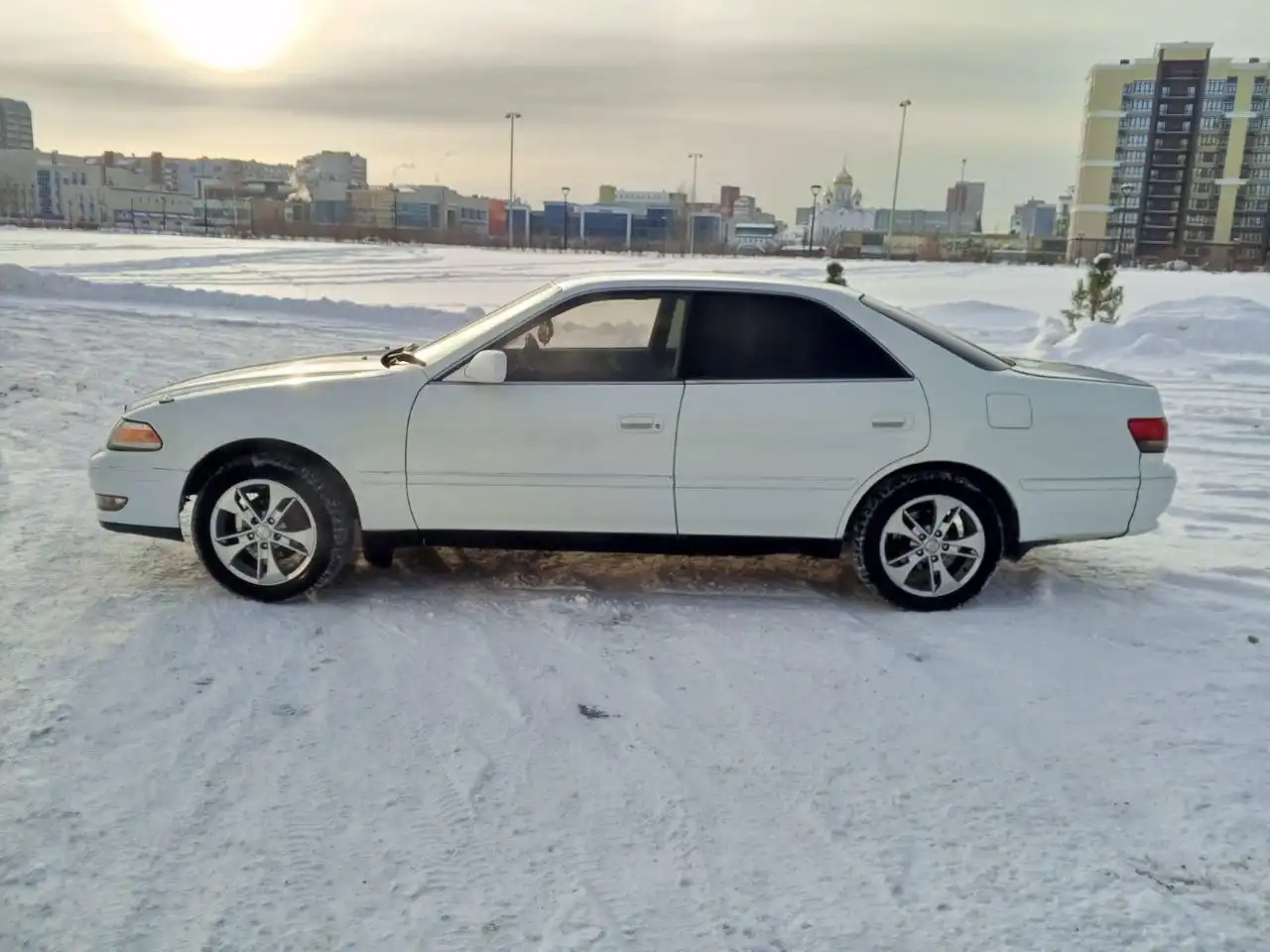 Автомобиль 1998 года выпуска 2.0л