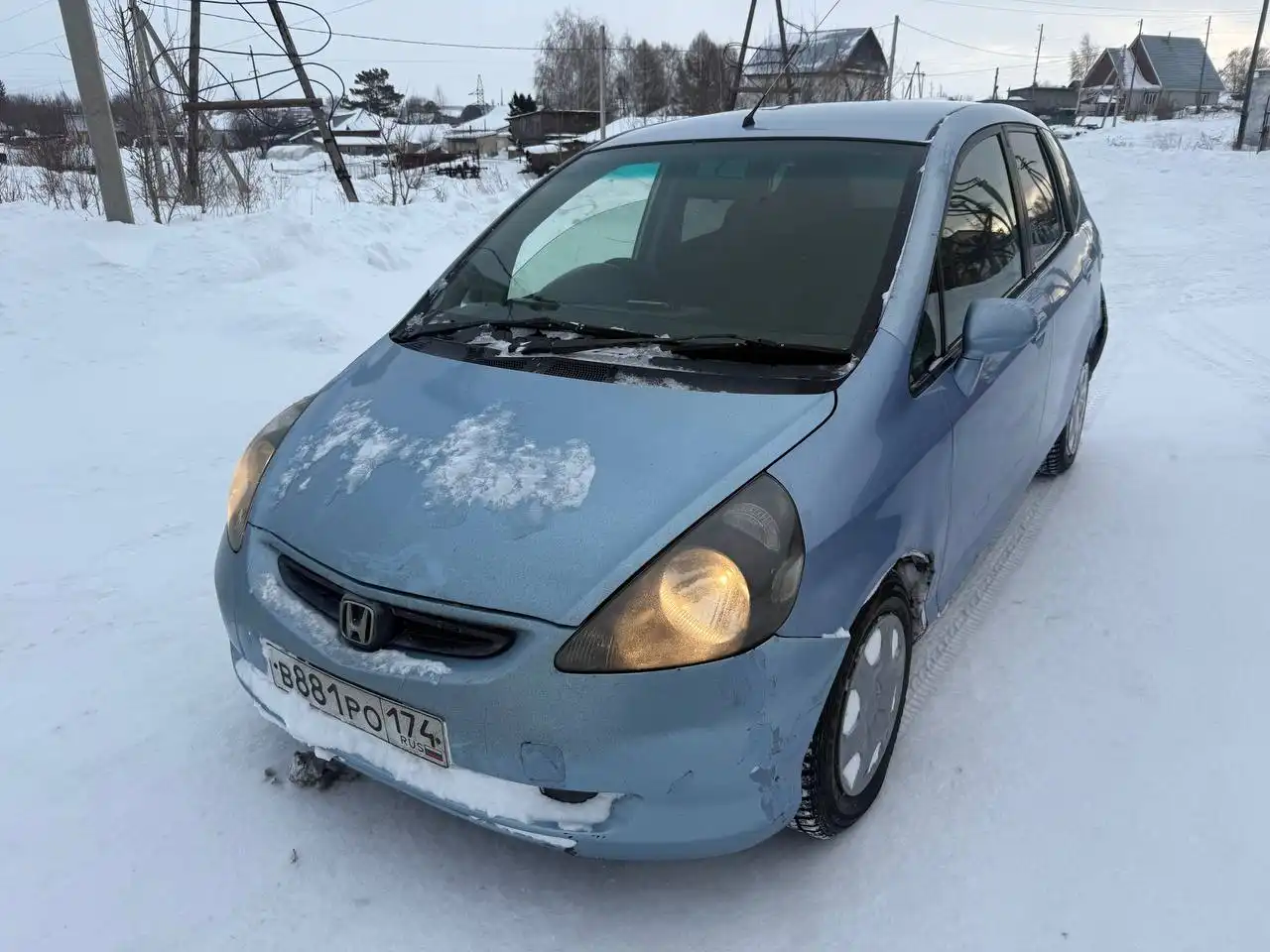 Honda Fit 2002 года выпуска с вариатором и полным приводом
