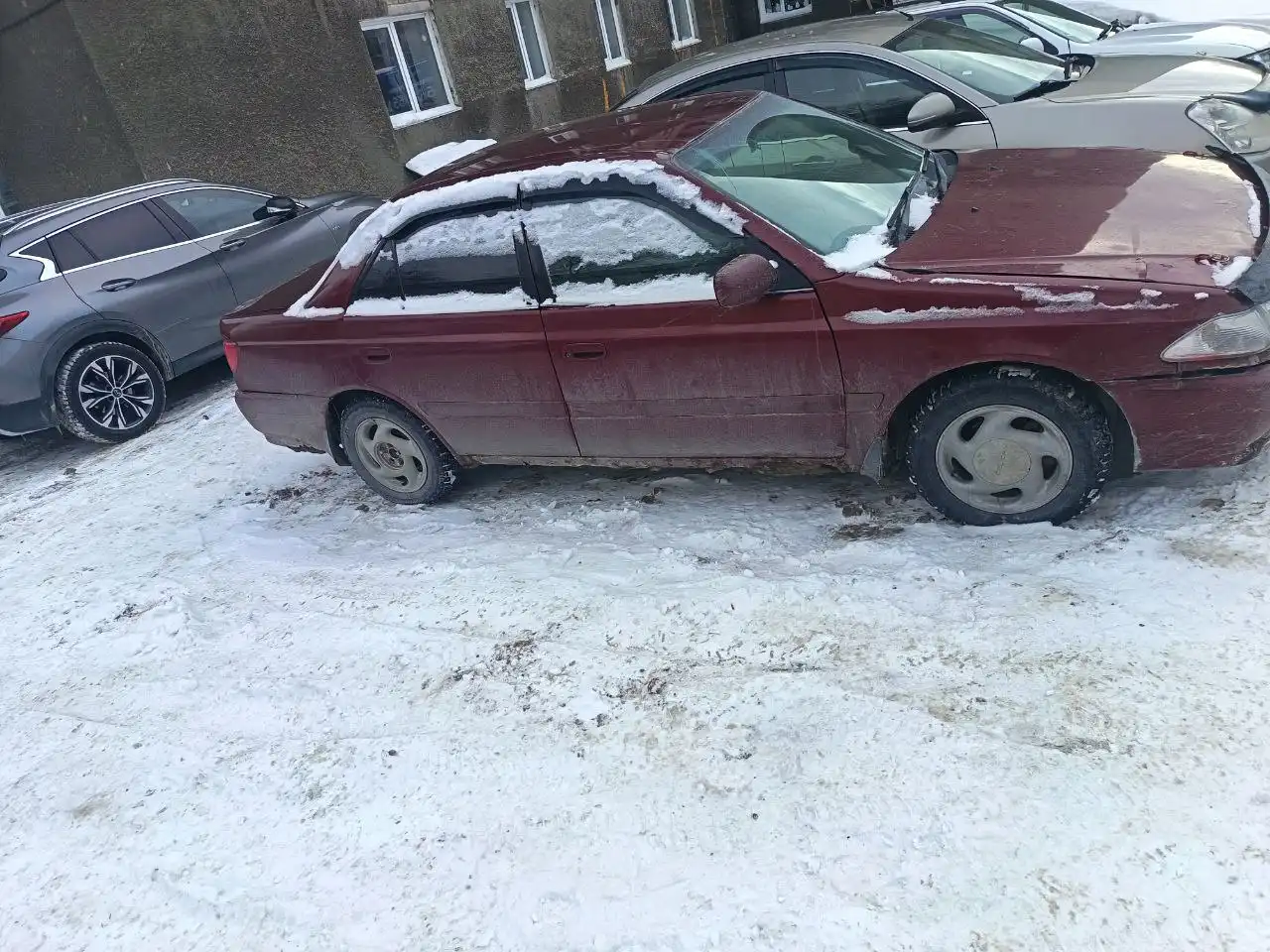 Продажа автомобиля HTC с незначительными повреждениями кузова