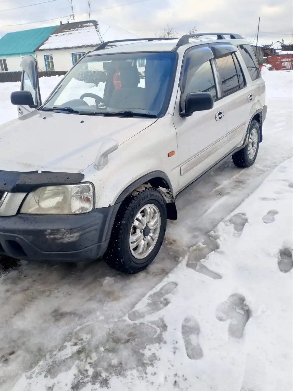 Продажа автомобиля 1998 года в хорошем состоянии