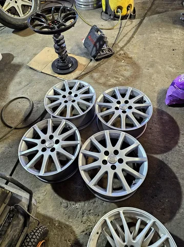 Комплект оригинальных дисков Lexus IS200 после покраски - частное объявление в Барнаул