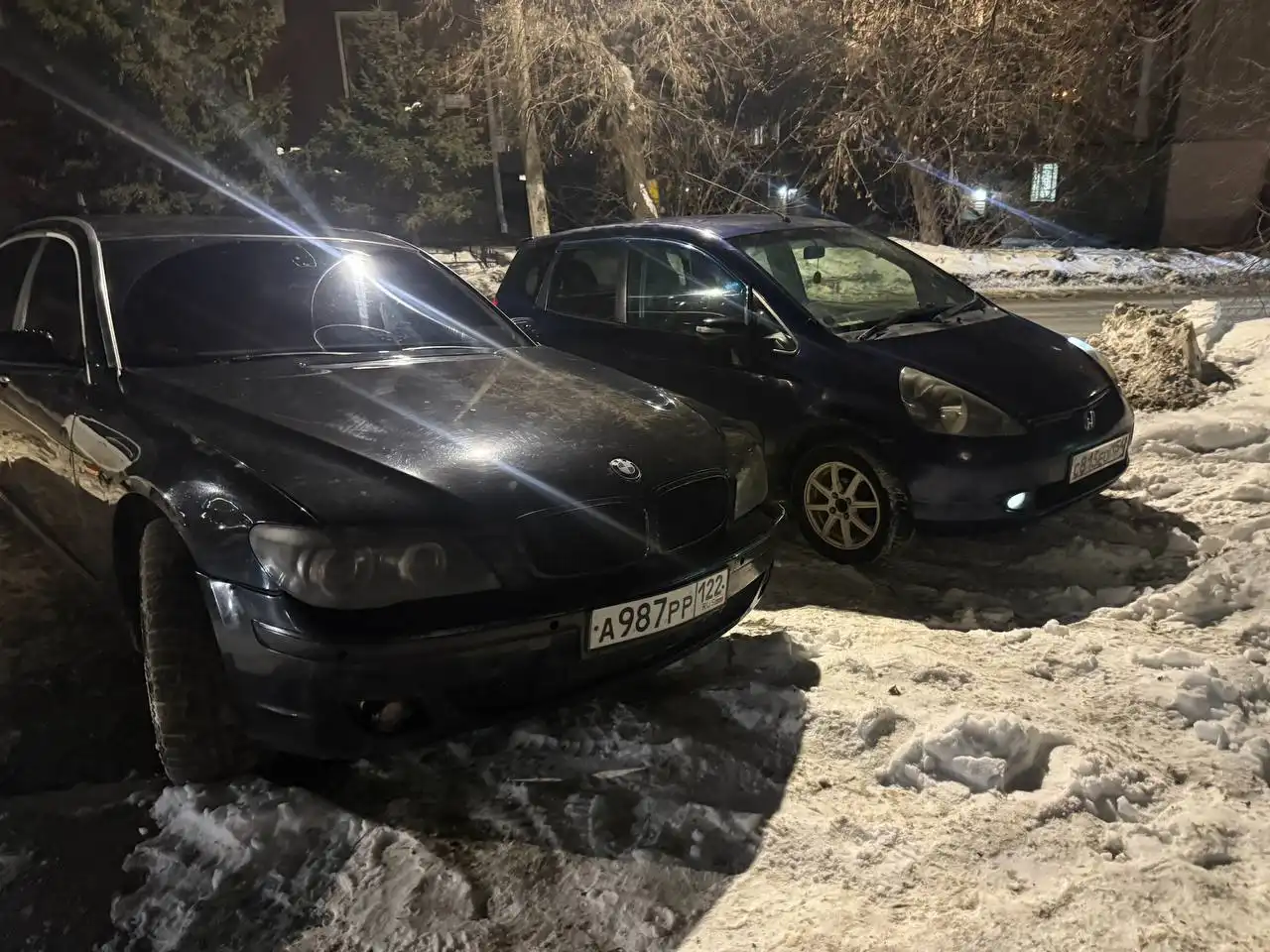 Продажа автомобилей Honda Fit 2001 и BMW 740Li 2007 - Легковые автомобили (Авто) в Барнаул