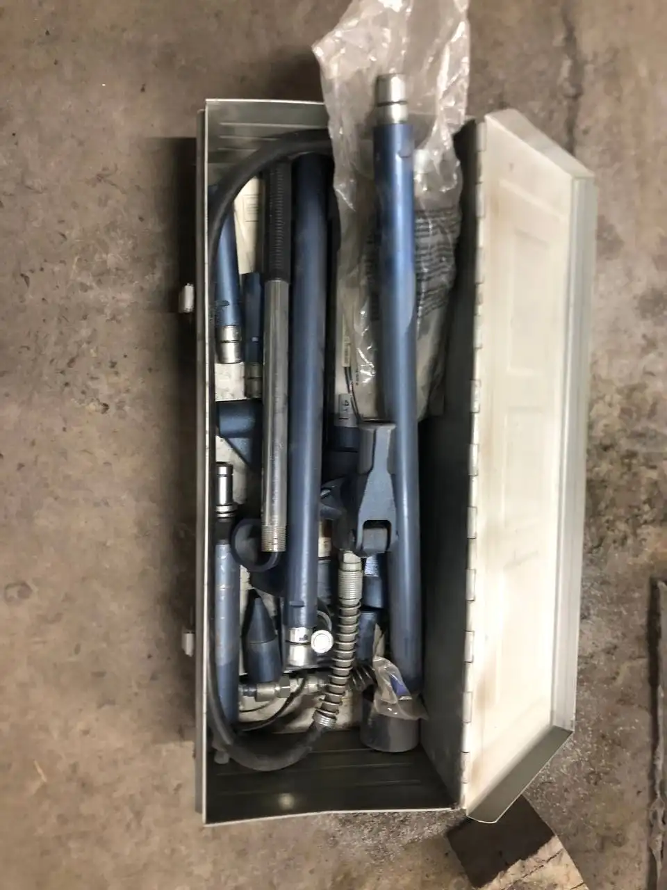 Продажа гидравлических домкратов Матрикс 10т и Стелс 4т - Гидравлическое оборудование (Запчасти) в Барнаул