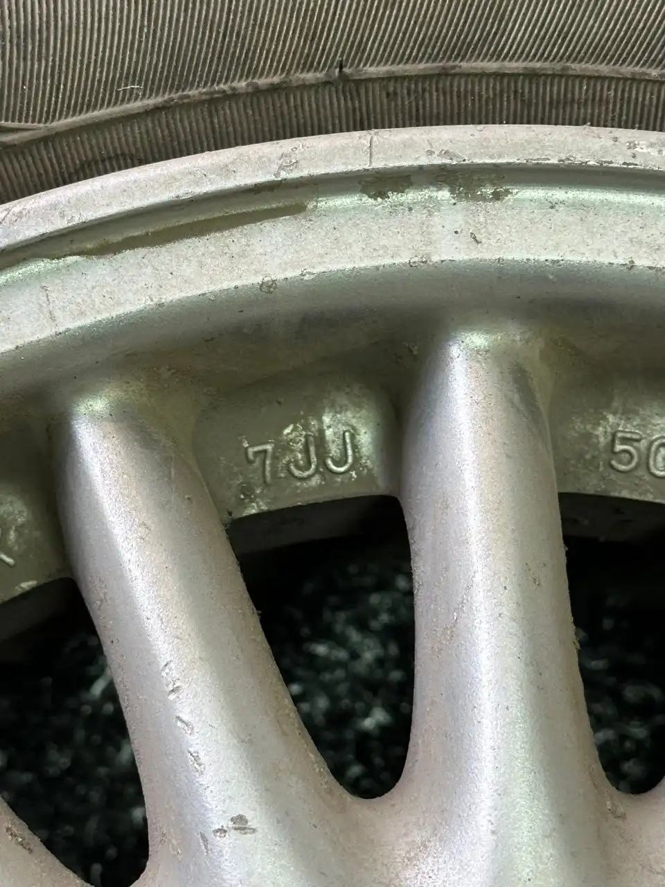 Диски Toyota оригинал + зимняя резина 195/65/R15 - Запчасти (Авто) в Барнаул