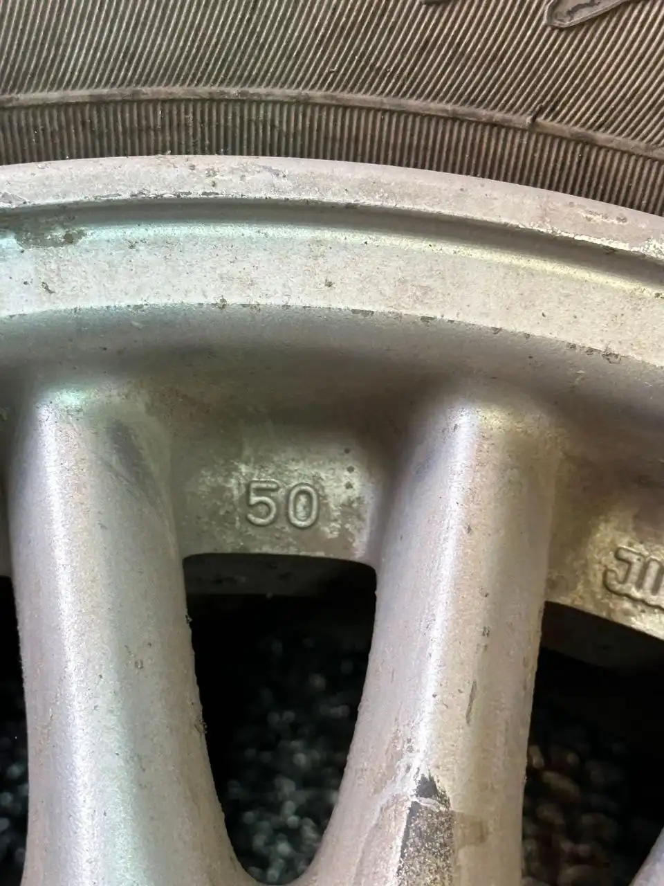 Диски Toyota оригинал + зимняя резина 195/65/R15 - Запчасти (Авто) в Барнаул