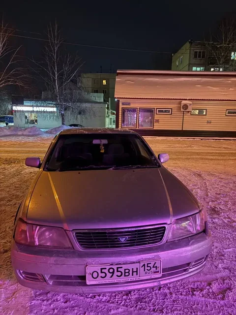 Ниссан в хорошем состоянии с полным порядком документов - Шины и диски в Барнаул