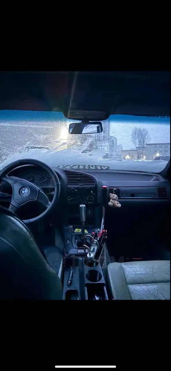 Продажа автомобиля BMW 2.0 с механической коробкой передач - Авто в Барнаул