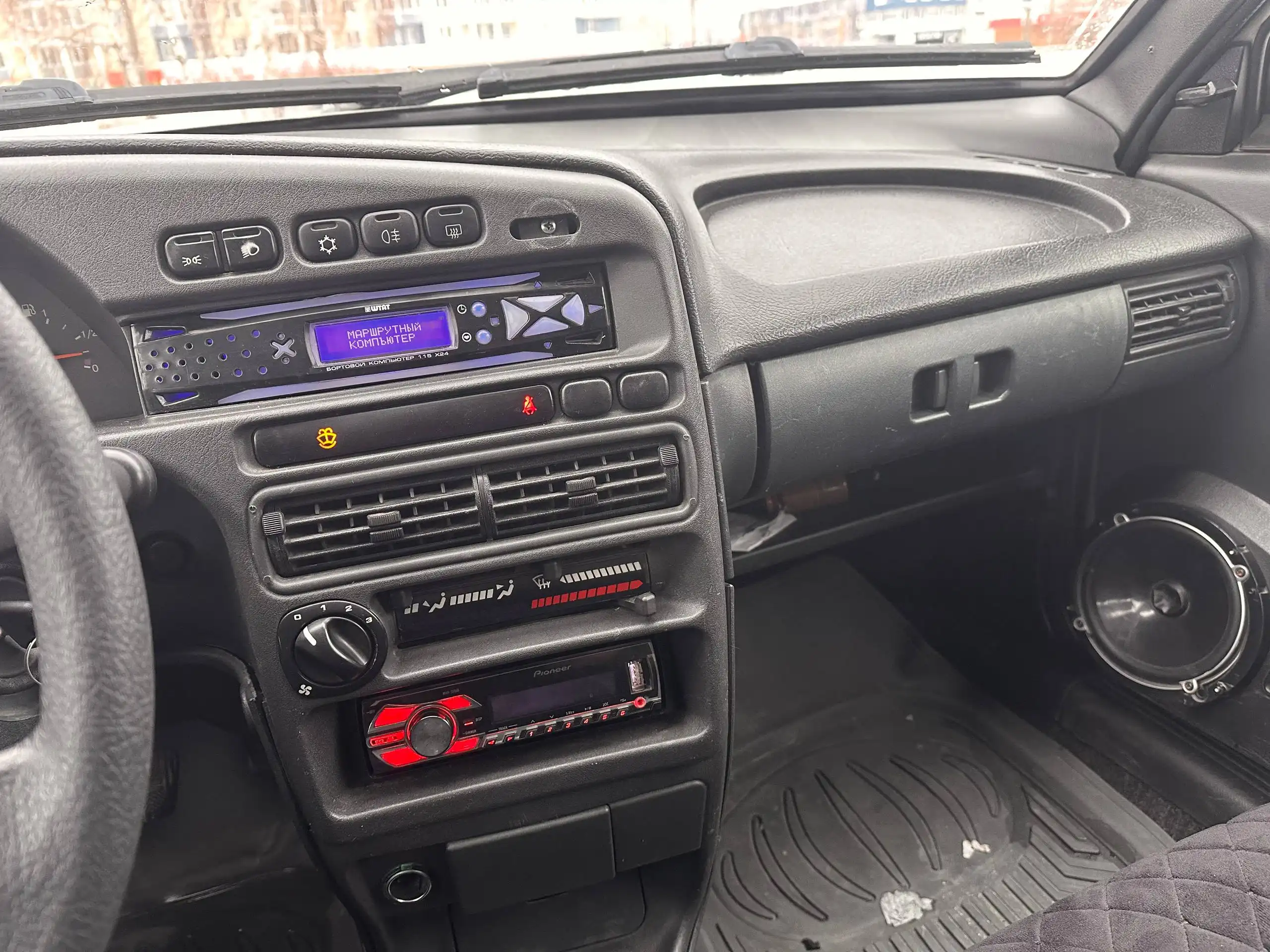 Автомобиль 2006 года - Авто в Барнаул