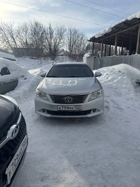 Продажа б/у автомобилей Toyota Camry и Hyundai Solaris - Авто в Барнаул
