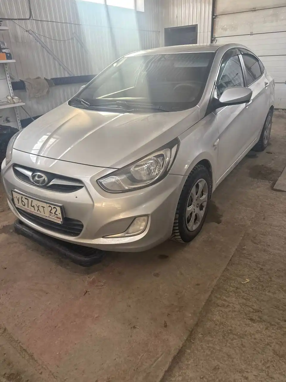 Продажа б/у автомобилей Toyota Camry и Hyundai Solaris - Легковые автомобили (Авто) в Барнаул