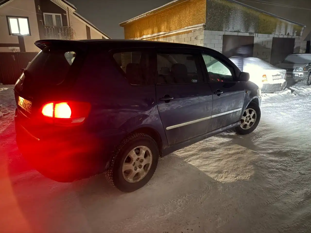 Продажа двух автомобилей Toyota Ipsum 2001 и Toyota Picnic 2002 - Авто в Барнаул