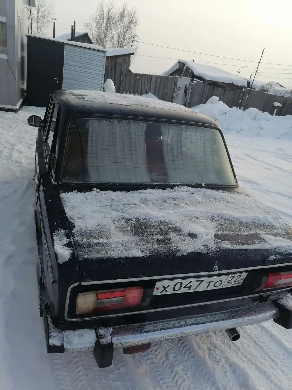 Продажа автомобиля 2003 года с хорошим состоянием салона и зимней резиной - Авто в Барнаул