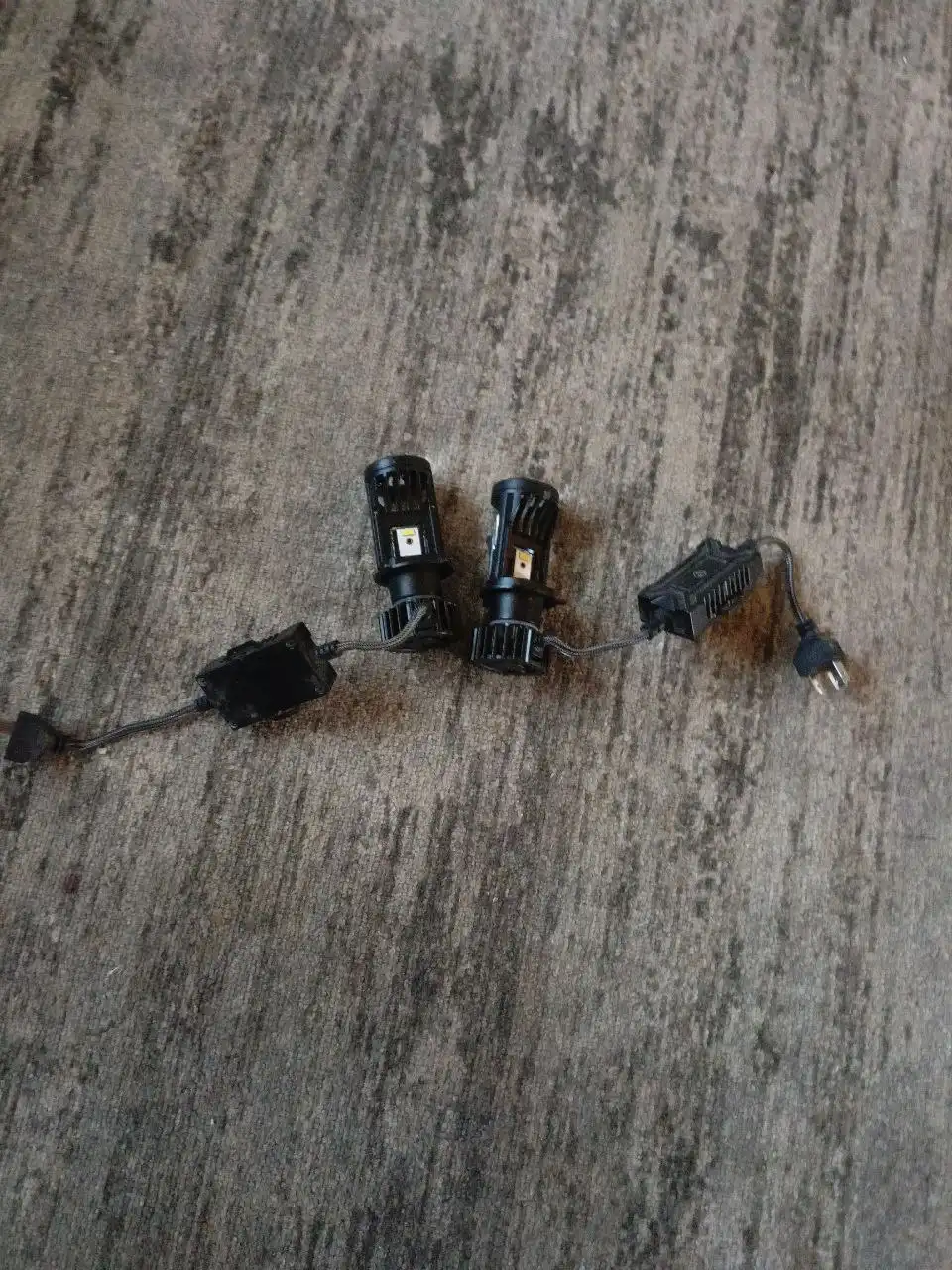 Продажа автозапчастей и ламп