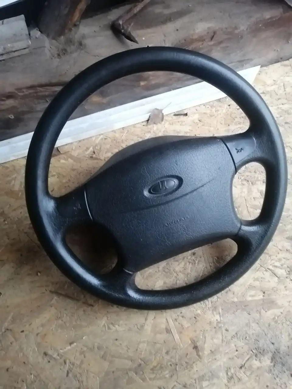 Продам мафон с рамкой и руль приора