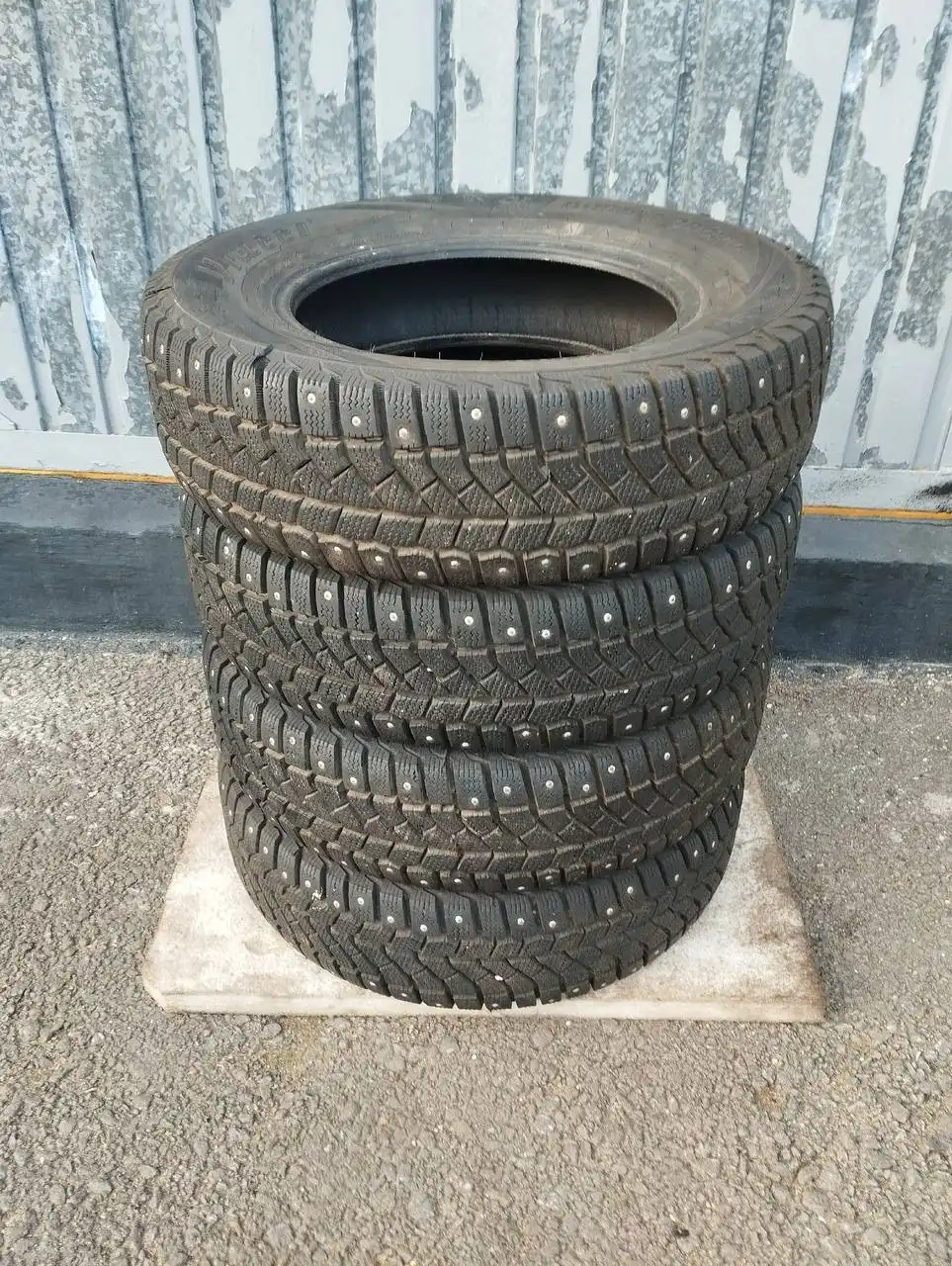 Продажа зимней резины Viatti 185 70 r14