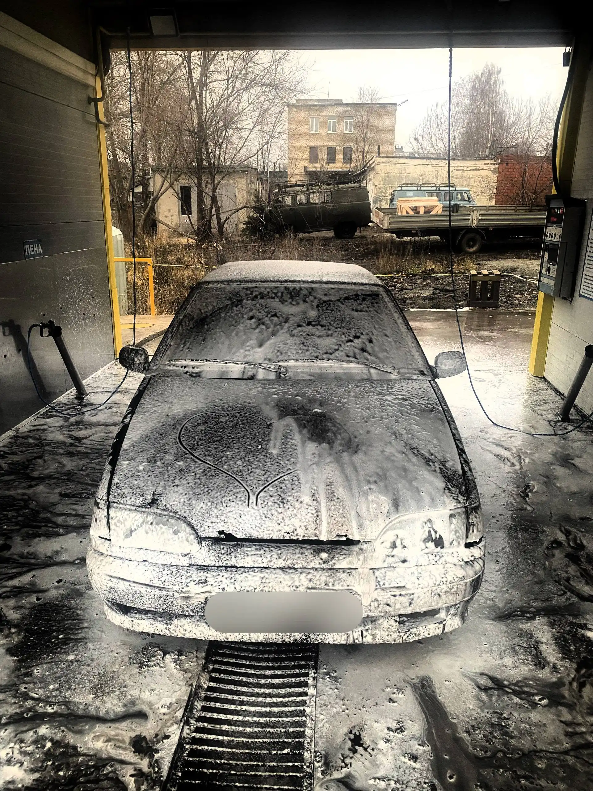 Продам автомобиль с чистым салоном и исправным двигателем