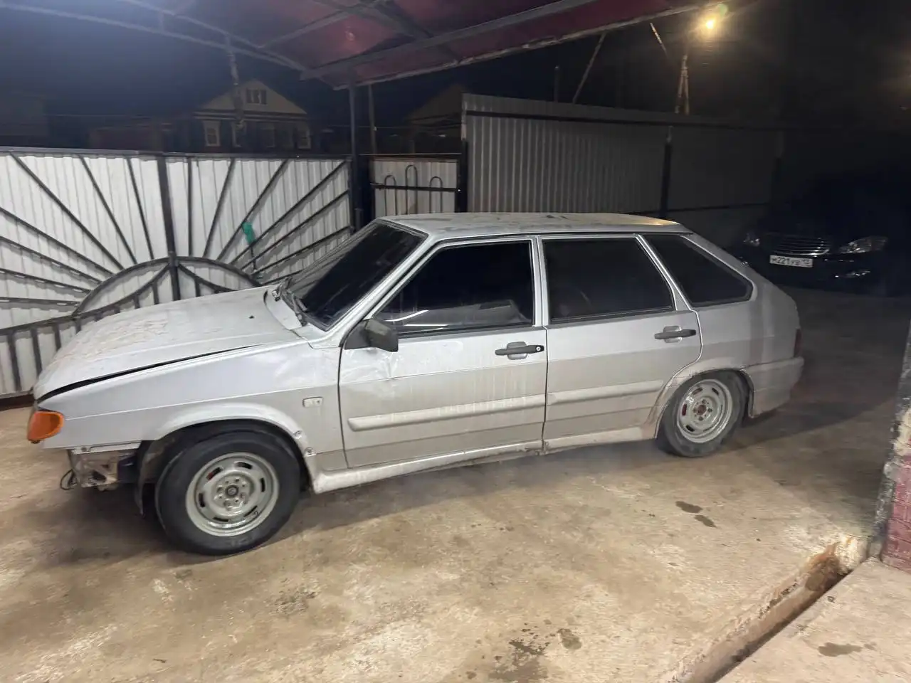 Автомобиль Лада Приора 2011 года